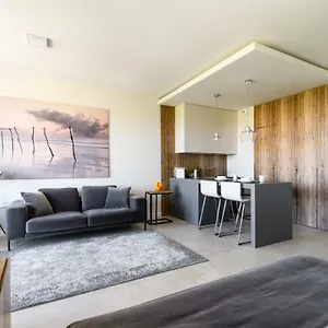 https://luxlux-apartments-afara.warsawhotelspoland.com